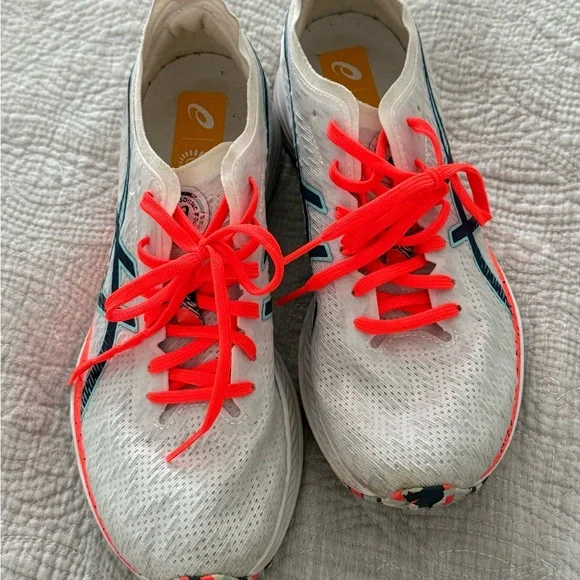 ASICS White and Orange Athletic Shoes W9 - Picture 7 of 7